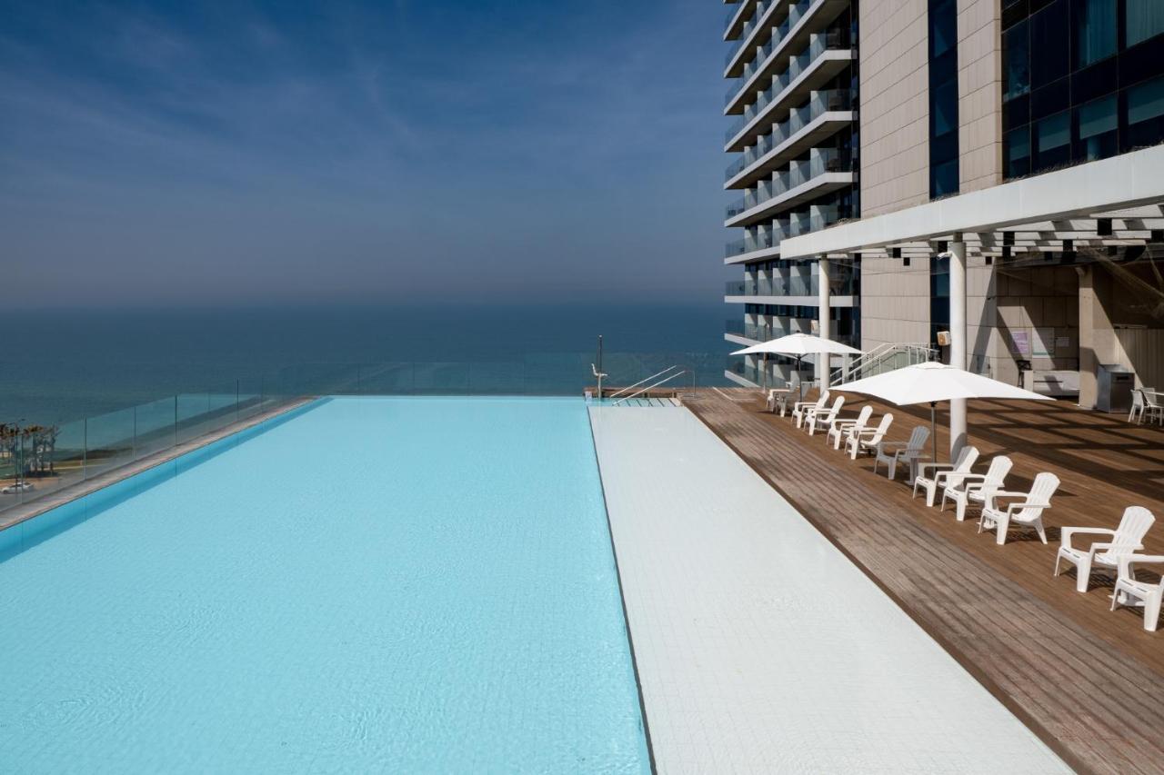 Vert Lagoon Netanya By Afi Hotels Exterior photo Infinity pool at the hotel